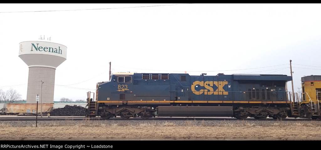 CSX 823